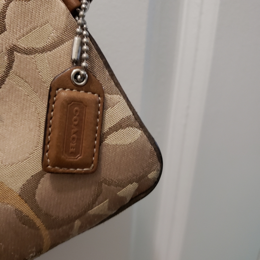 Coach wristlet - Picture 3 of 4